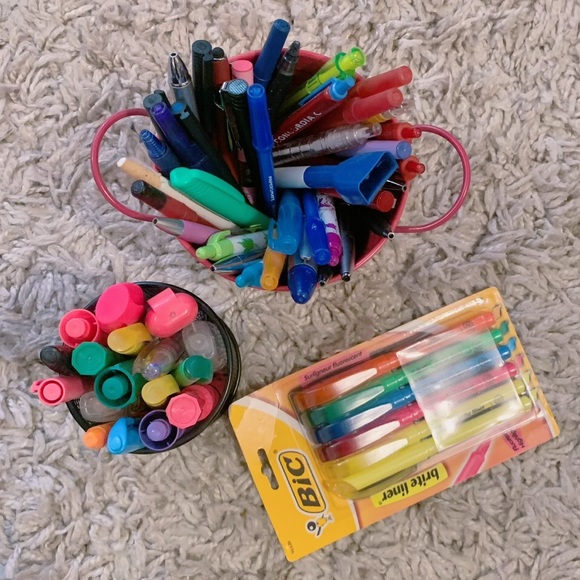 School office desk supplies - Picture 2 of 2